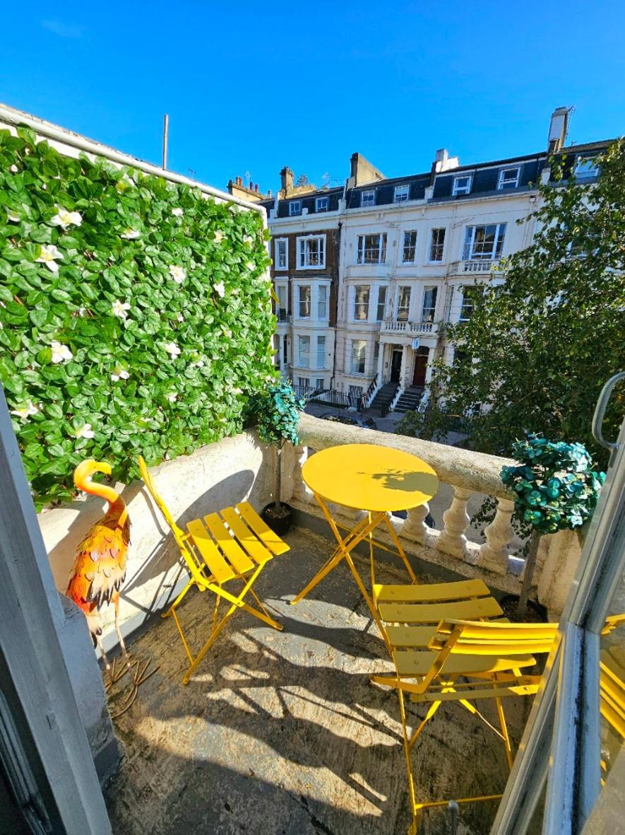 Charming With Private Balcony, On 1st Floor, With 2 Bathrooms, 3 Min Walk To Earl's Court Station Appartement *